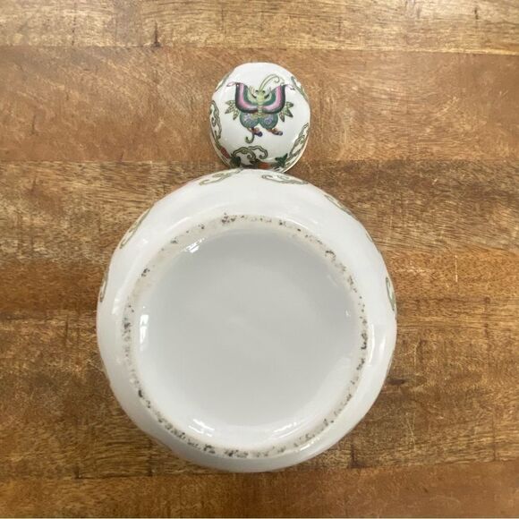 Petite vintage Asian Chinoiserie butterfly ginger jar 6” - Picture 2 of 4